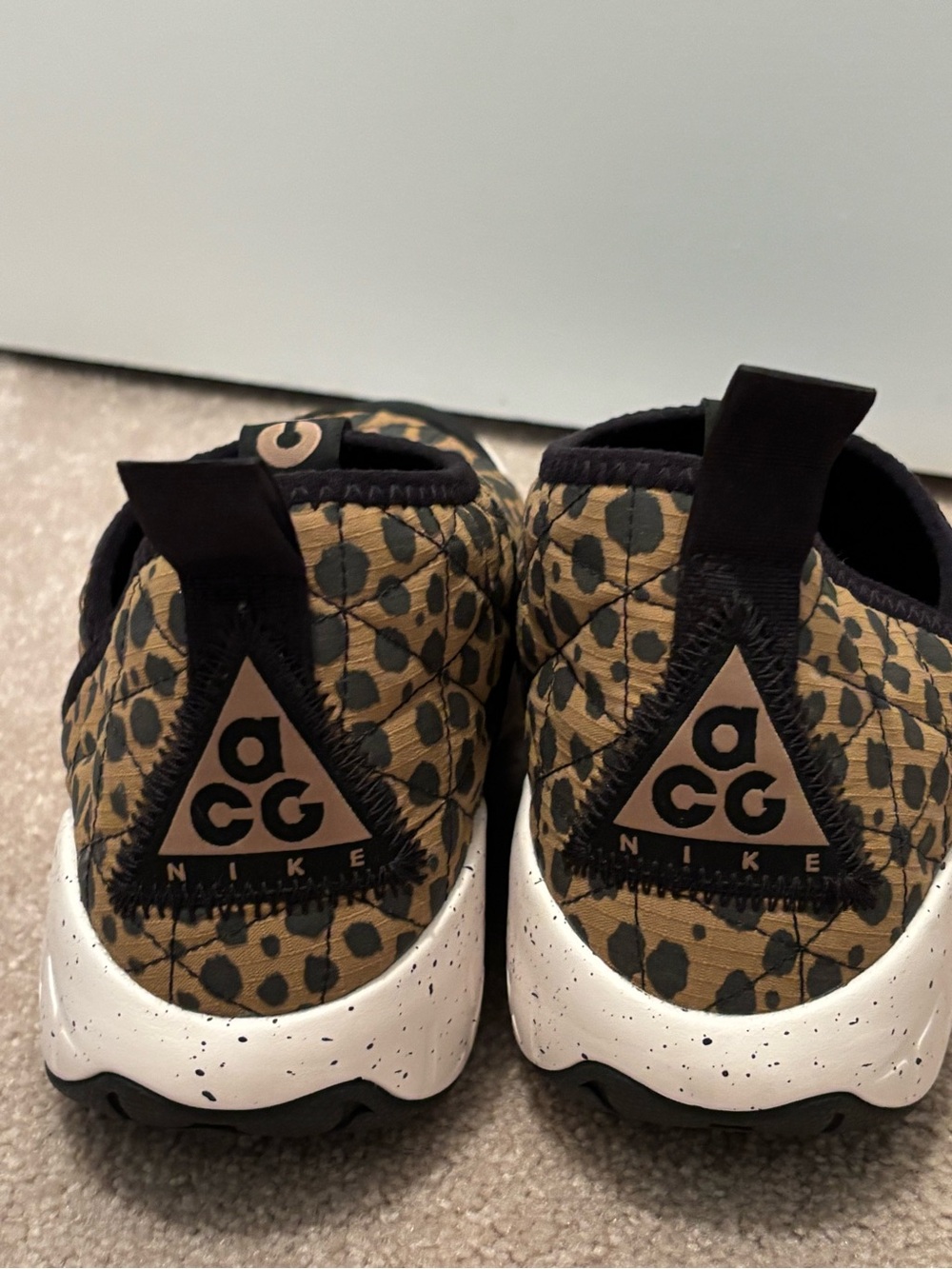 Union Tokyo X Nike ACG Moc 3.0 Women’s Size 6 Cheetah Quilted Slip-On Sneakers - Picture 6 of 7